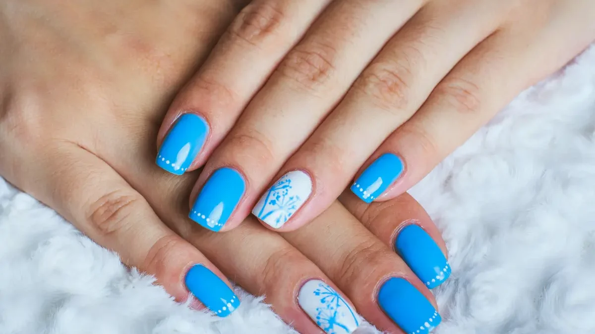 esmalte azul claro