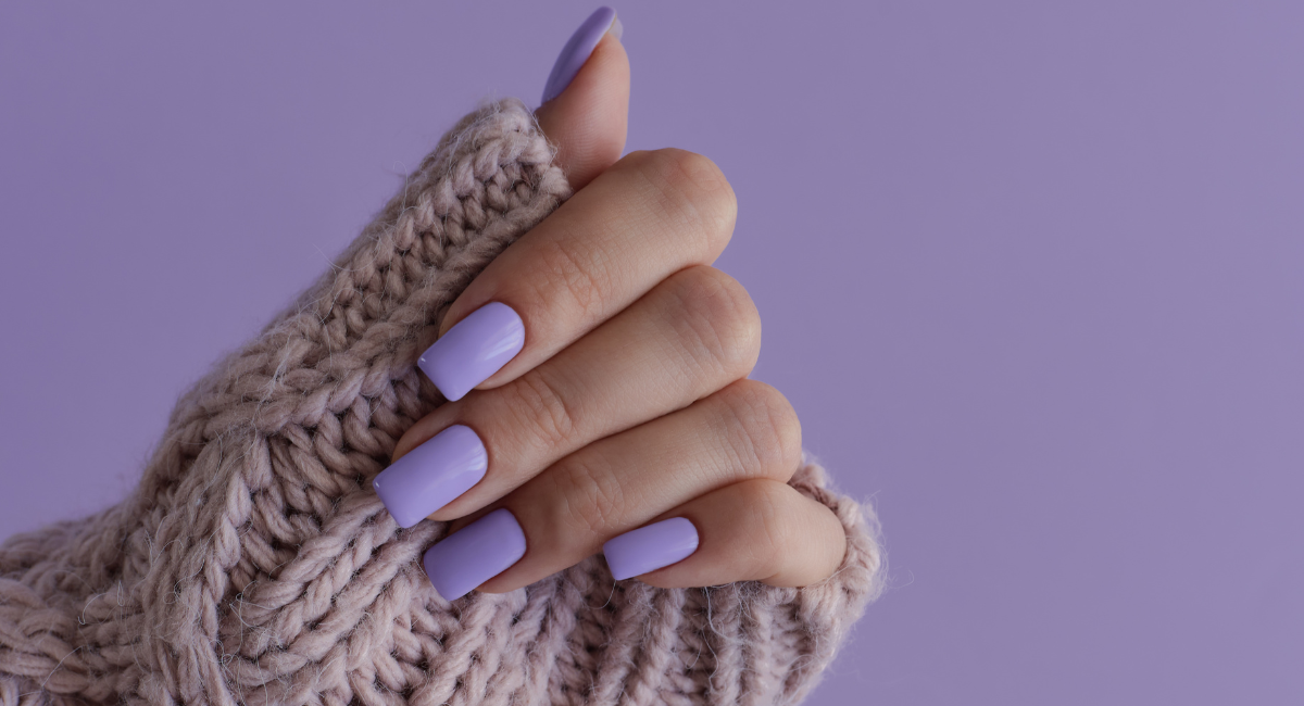 Unhas Lilás