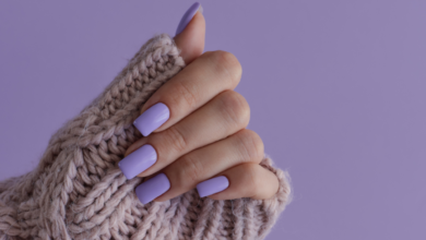 Unhas Lilás