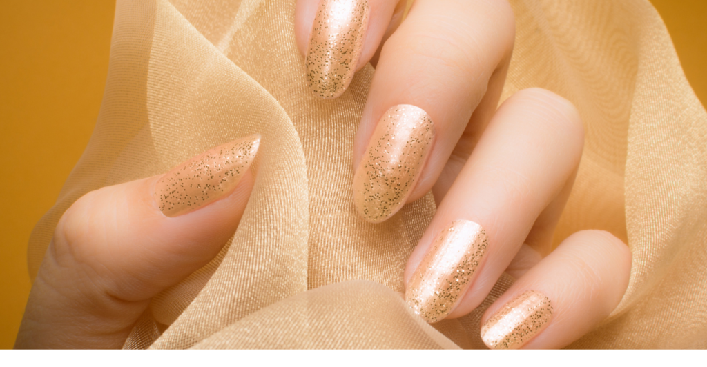 7 Estilos de Unhas com Glitter: Do Discreto ao Fashionista!