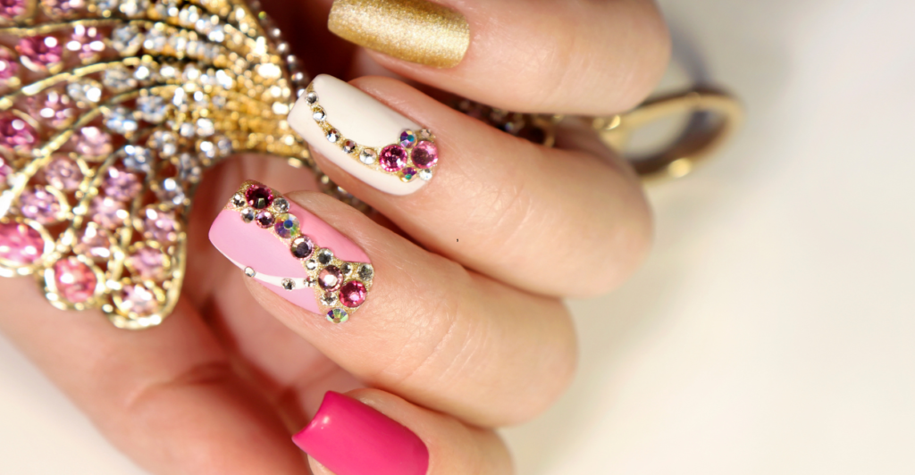 20 Ideias de nail arts temáticas para celebrar seu aniversário